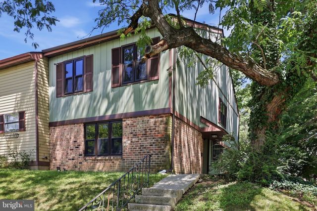 1701 SARATOGA CT, Allentown, PA 18104