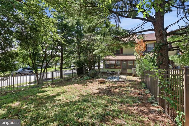 1701 SARATOGA CT, Allentown, PA 18104