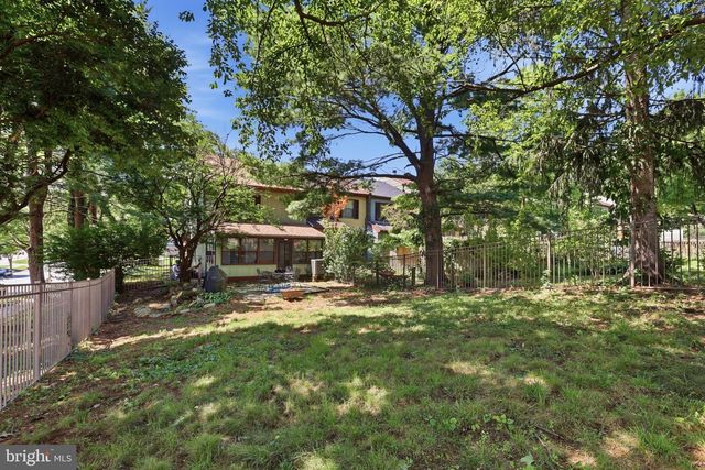 1701 SARATOGA CT, Allentown, PA 18104