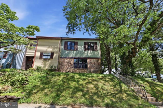 1701 SARATOGA CT, Allentown, PA 18104