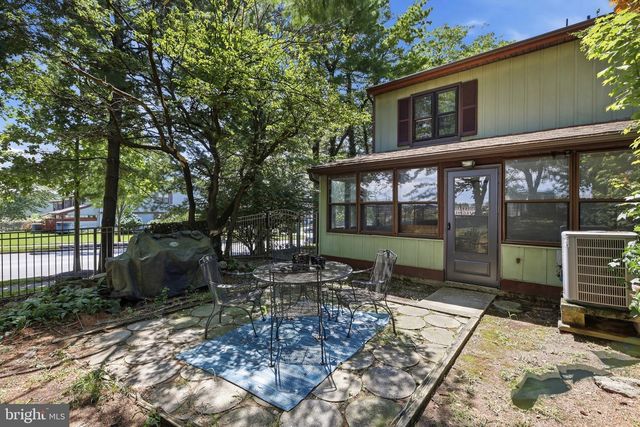 1701 SARATOGA CT, Allentown, PA 18104