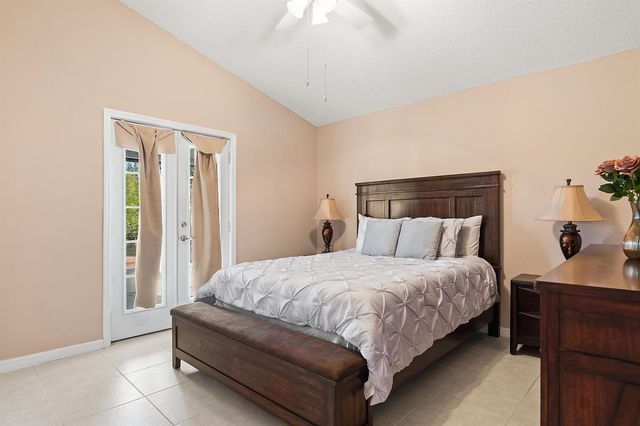 922 Jackson Way, Fort Pierce, FL 34949