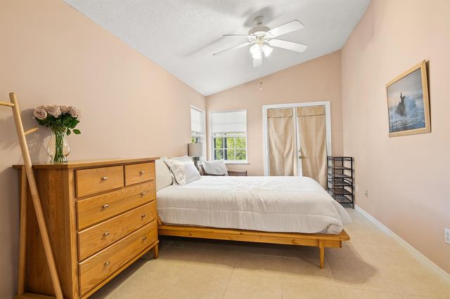 922 Jackson Way, Fort Pierce, FL 34949