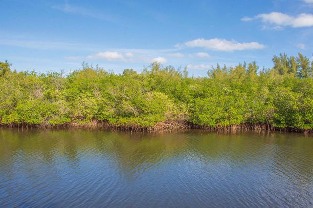 922 Jackson Way, Fort Pierce, FL 34949