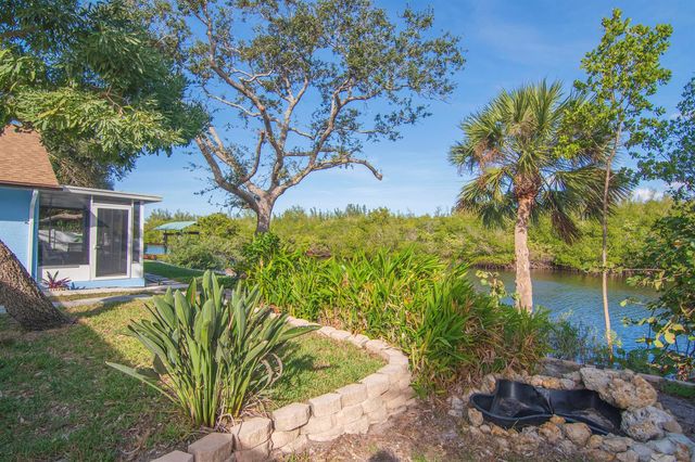 922 Jackson Way, Fort Pierce, FL 34949