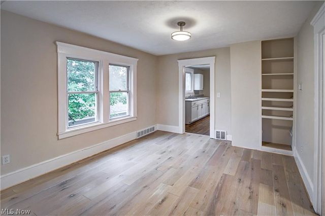 7619 Lawn Avenue, Cleveland, OH 44102