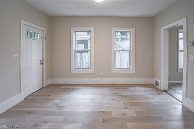 7619 Lawn Avenue, Cleveland, OH 44102