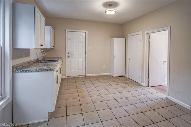 7619 Lawn Avenue, Cleveland, OH 44102