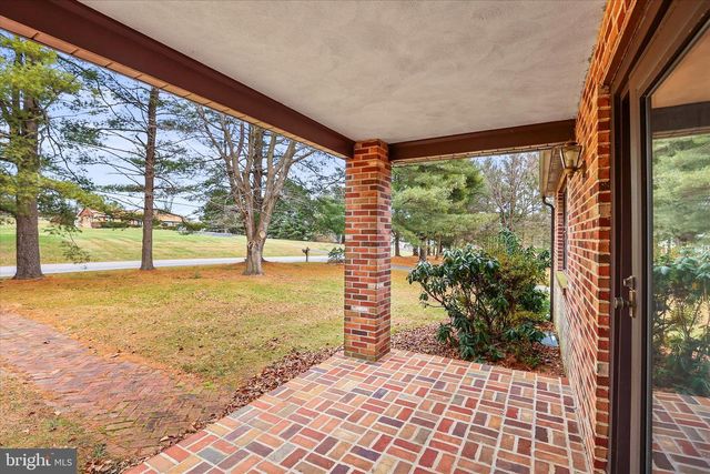 521 WINDY HILL RD, New Freedom, PA 17349