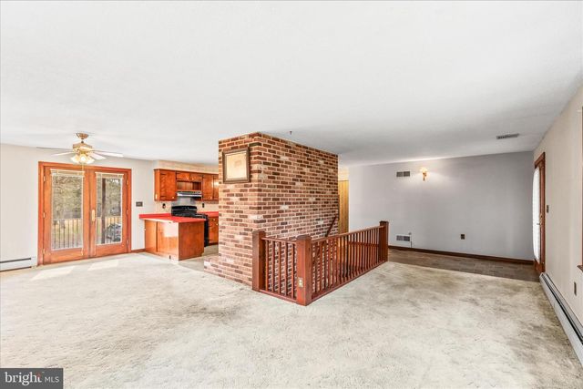 521 WINDY HILL RD, New Freedom, PA 17349