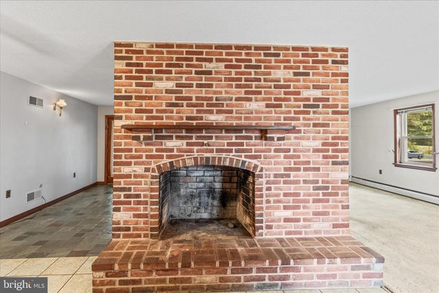 521 WINDY HILL RD, New Freedom, PA 17349