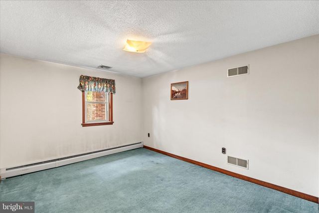 521 WINDY HILL RD, New Freedom, PA 17349