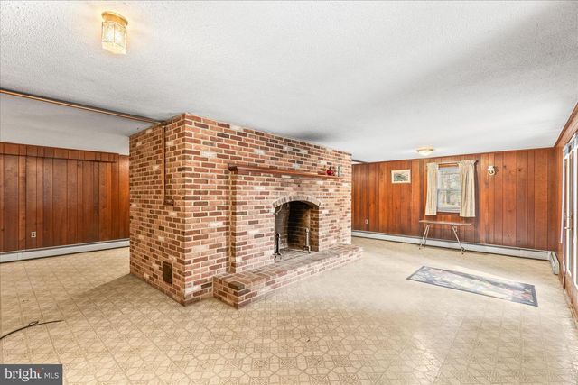 521 WINDY HILL RD, New Freedom, PA 17349