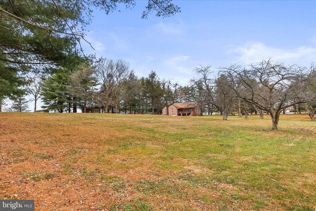 521 WINDY HILL RD, New Freedom, PA 17349