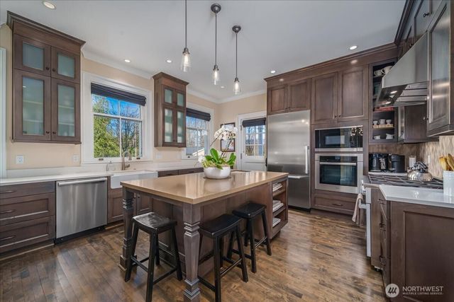 4200 Washington Avenue W, Seattle, WA 98199