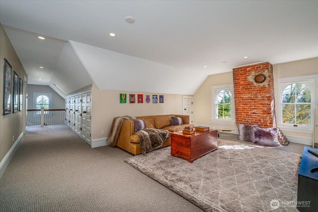 4200 Washington Avenue W, Seattle, WA 98199