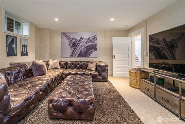 4200 Washington Avenue W, Seattle, WA 98199