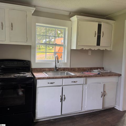 131 Case Avenue, Spartanburg, SC 29301