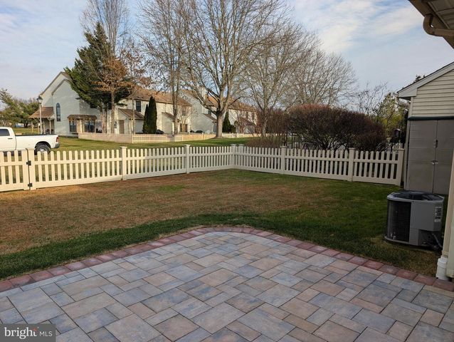 33 BANBURY CT., Robbinsville, NJ 08691