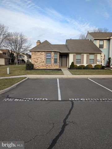 33 BANBURY CT., Robbinsville, NJ 08691