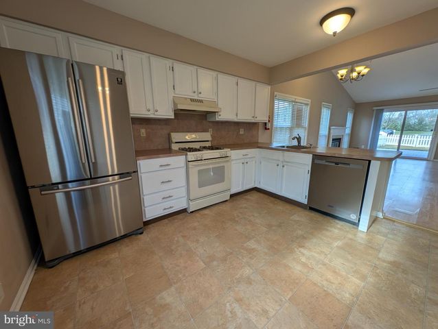 33 BANBURY CT., Robbinsville, NJ 08691