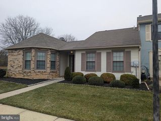 33 BANBURY CT., Robbinsville, NJ 08691