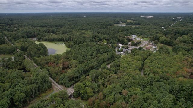 23 Taunton St, Lakeville, MA 02347