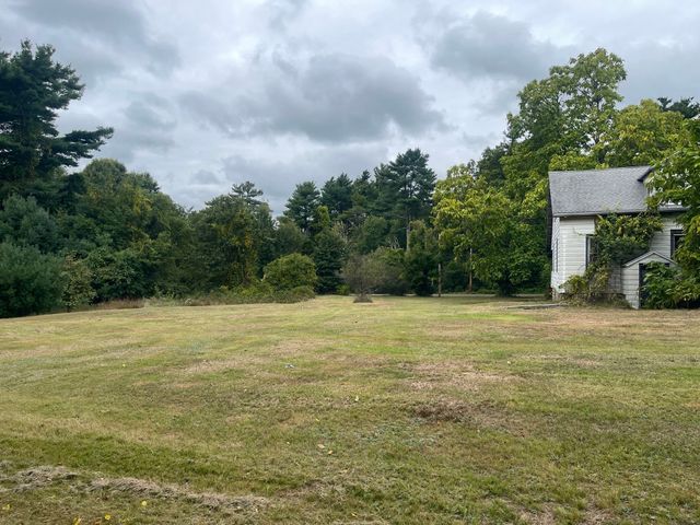 23 Taunton St, Lakeville, MA 02347