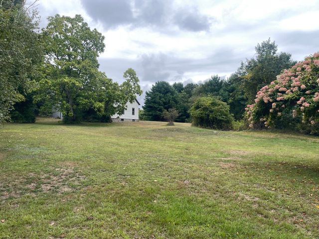 23 Taunton St, Lakeville, MA 02347