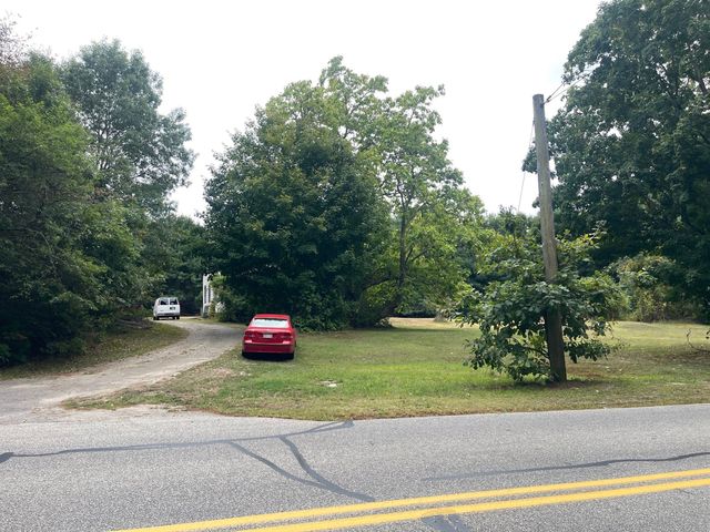 23 Taunton St, Lakeville, MA 02347