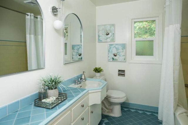 559 Hilbar Lane, Palo Alto, CA 94303