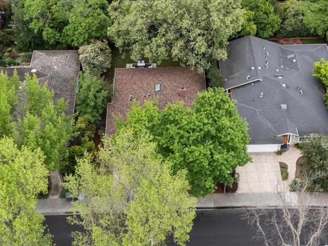 559 Hilbar Lane, Palo Alto, CA 94303