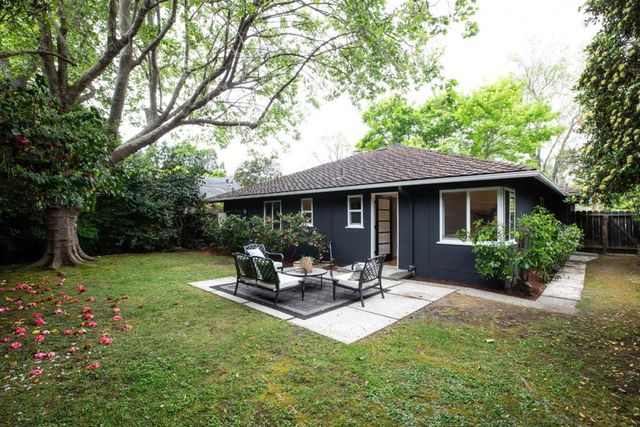 559 Hilbar Lane, Palo Alto, CA 94303