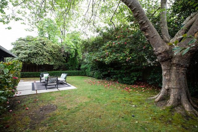 559 Hilbar Lane, Palo Alto, CA 94303