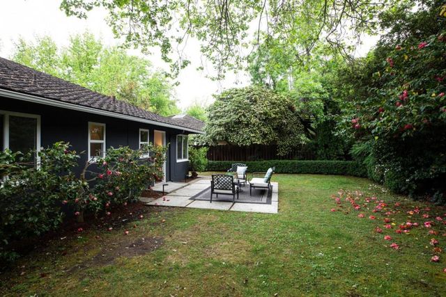 559 Hilbar Lane, Palo Alto, CA 94303