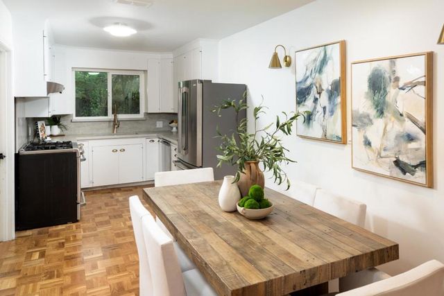 559 Hilbar Lane, Palo Alto, CA 94303