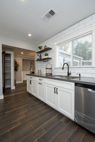 1405 Del Monte, Modesto, CA 95350