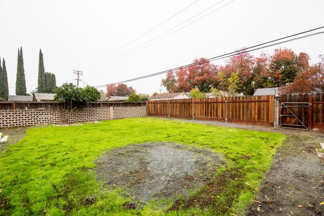 1405 Del Monte, Modesto, CA 95350