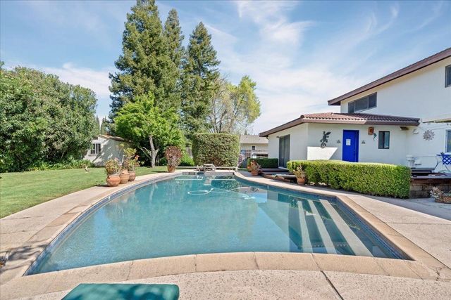5229 Shelato Way, Carmichael, CA 95608