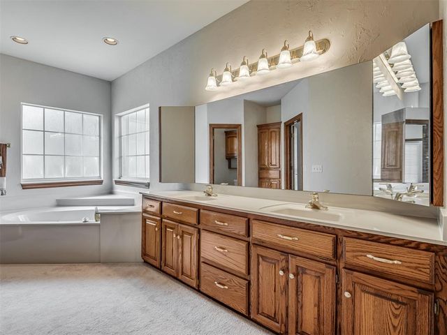 10917 Fountain Boulevard, Oklahoma City, OK 73170