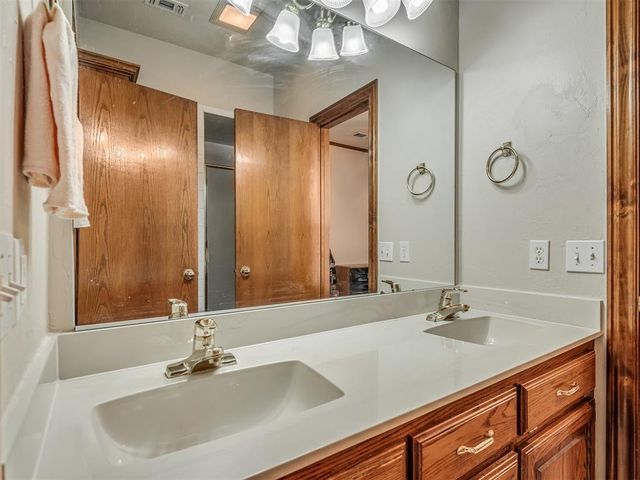 10917 Fountain Boulevard, Oklahoma City, OK 73170