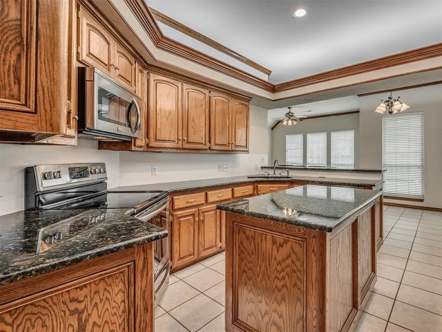 10917 Fountain Boulevard, Oklahoma City, OK 73170