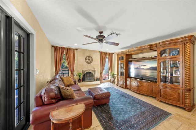 1634 N LODGE DRIVE, Sarasota, FL 34239