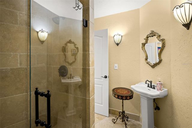 1634 N LODGE DRIVE, Sarasota, FL 34239