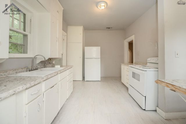 1635 ELIZABETH AVENUE, Wichita Falls, TX 76301