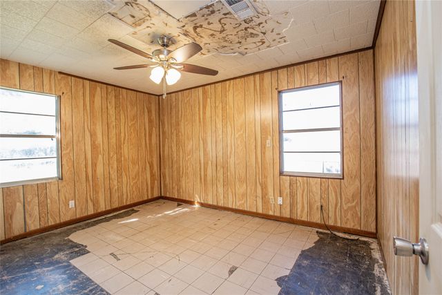 202 W Greenbriar Street, Robinson, TX 76706