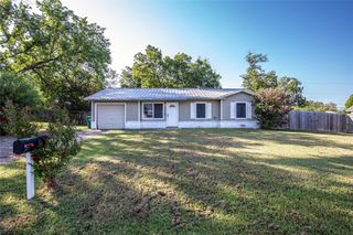 202 W Greenbriar Street, Robinson, TX 76706