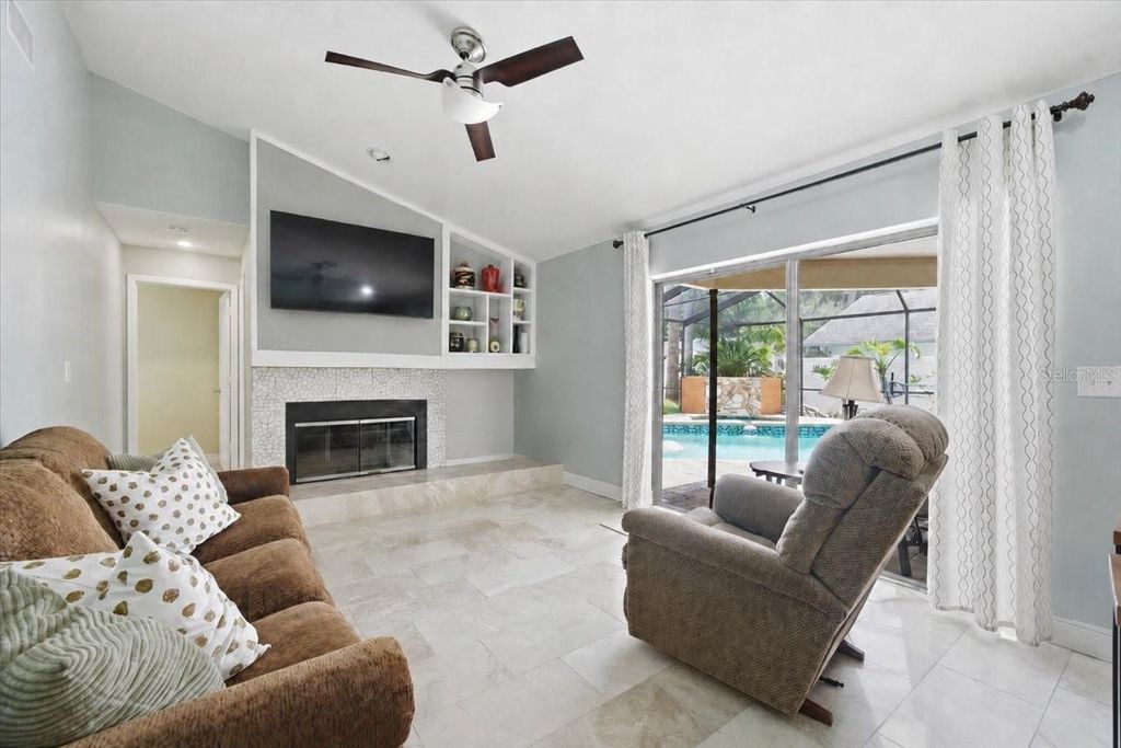 Image 13 of property listing at 11803 SWEETPEA COURT, Tampa, FL 33635