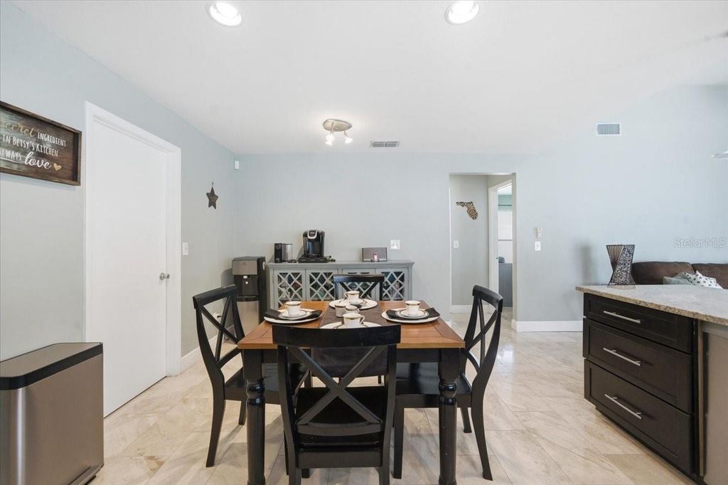 Image 17 of property listing at 11803 SWEETPEA COURT, Tampa, FL 33635