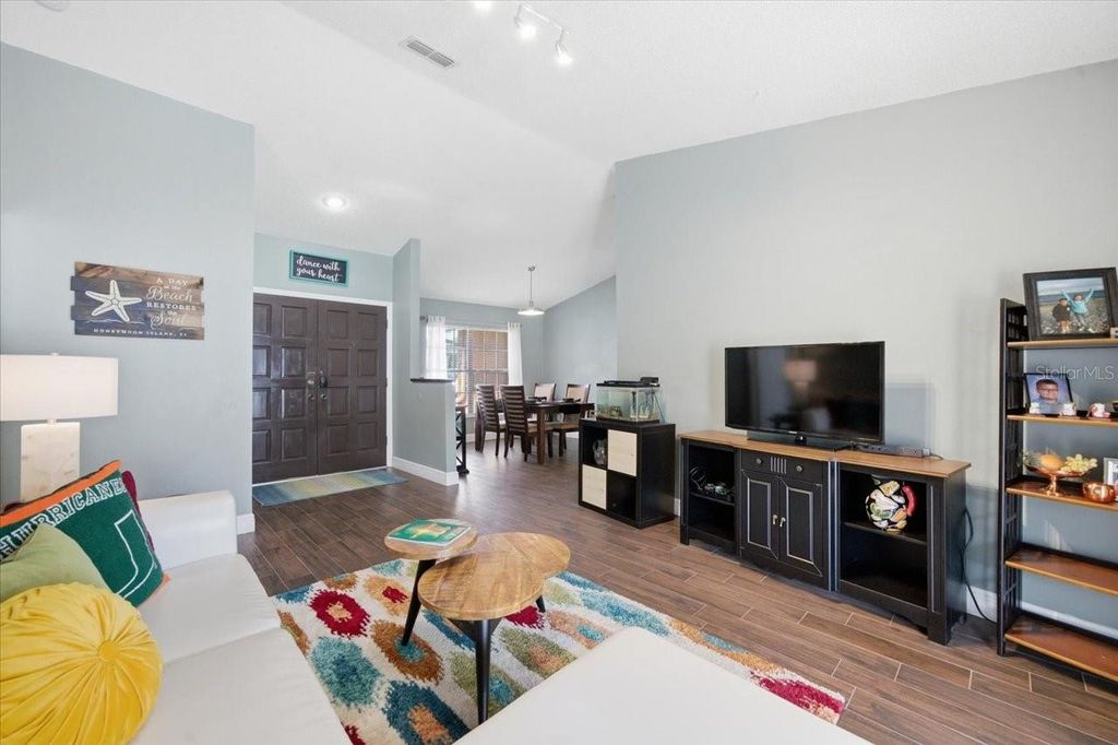 Image 20 of property listing at 11803 SWEETPEA COURT, Tampa, FL 33635